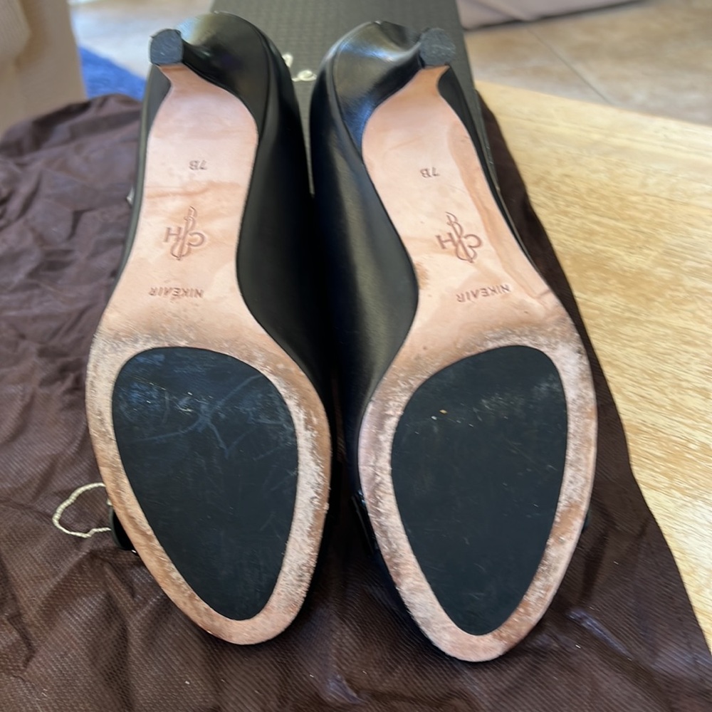 Shoes - Picture 5 of 7